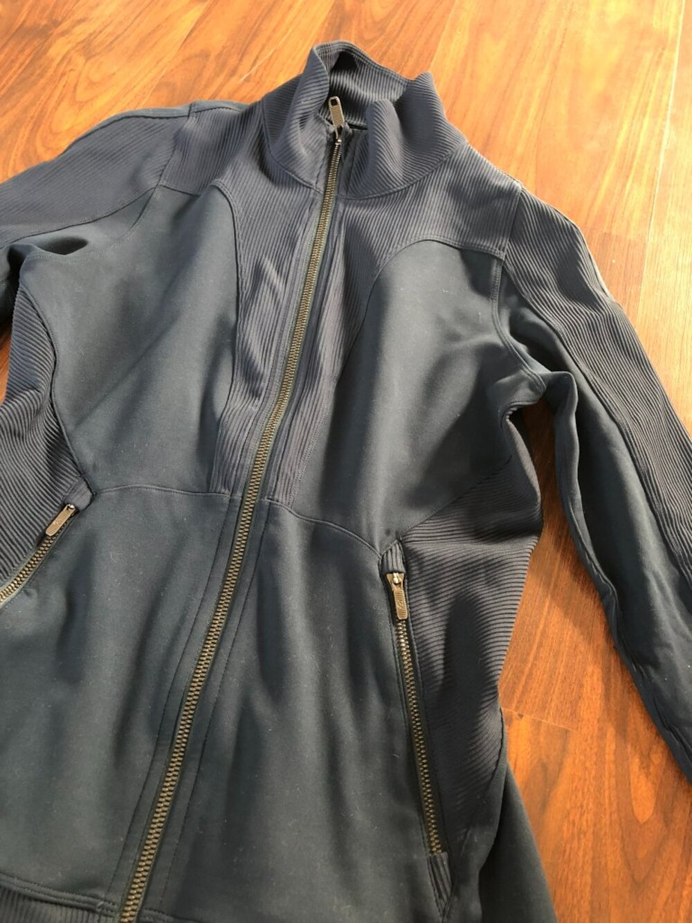 Lululemon Size 4 Navy Zip Up Athletic Jacket